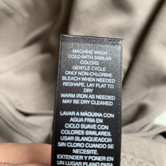 Chicos NWT The So Slimming Peyton Pant Basic Texas Taupe Tan Size 00 Short - Picture 8 of 8